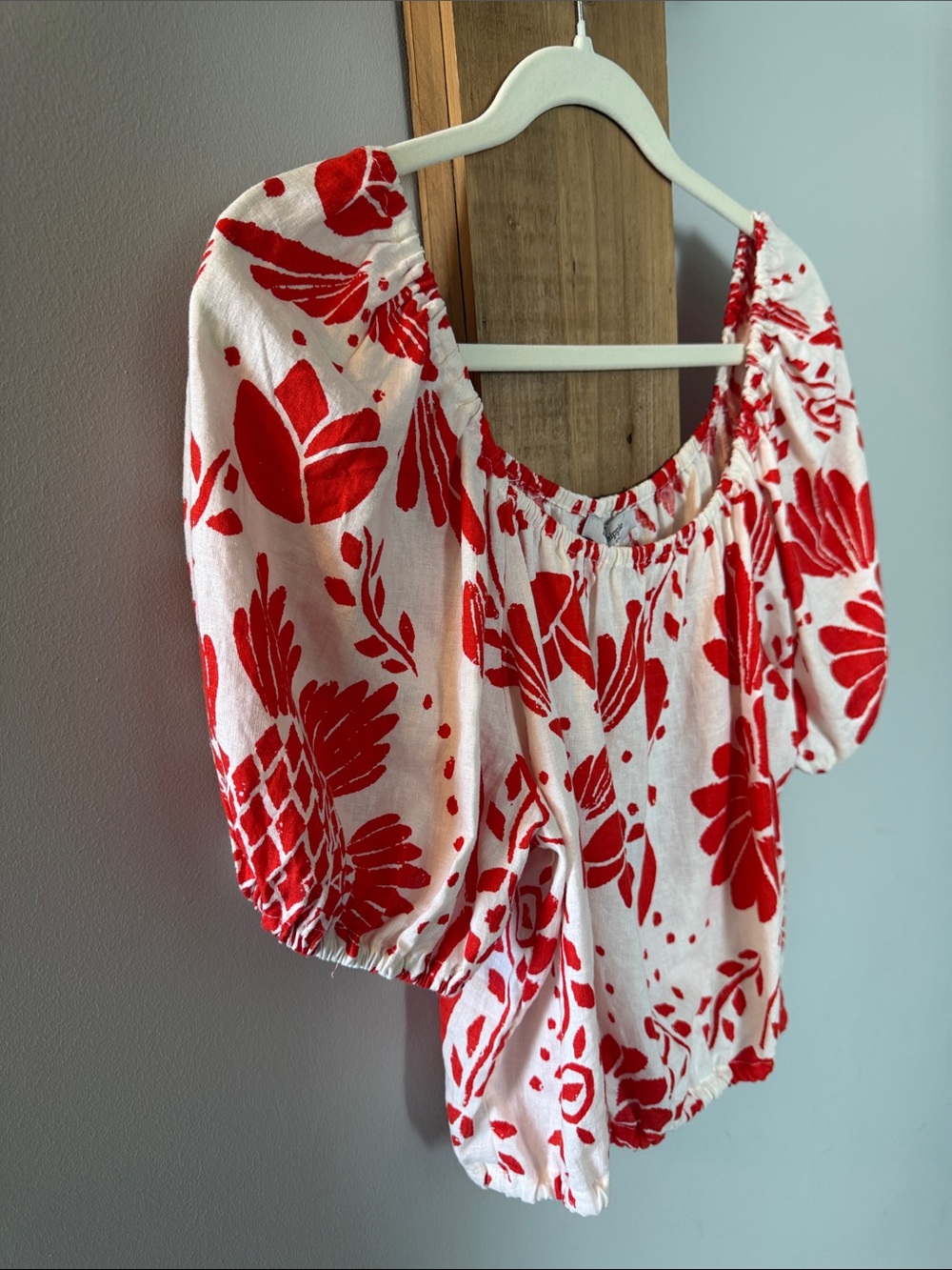 Haute Hippie White Top with Red Floral Print and Subtle Puff Sleeves, L, NWTs - Picture 4 of 6